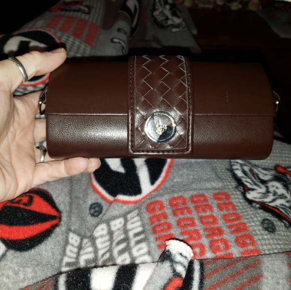 JM Clutch - Picture 1 of 5